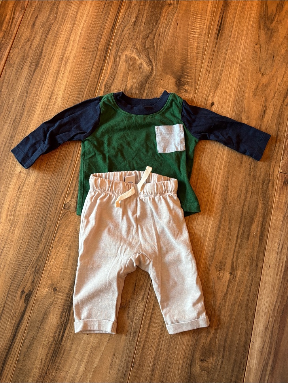 Old Navy Green and Navy Top with White Pocket & Cream Pants Kids Matching Set